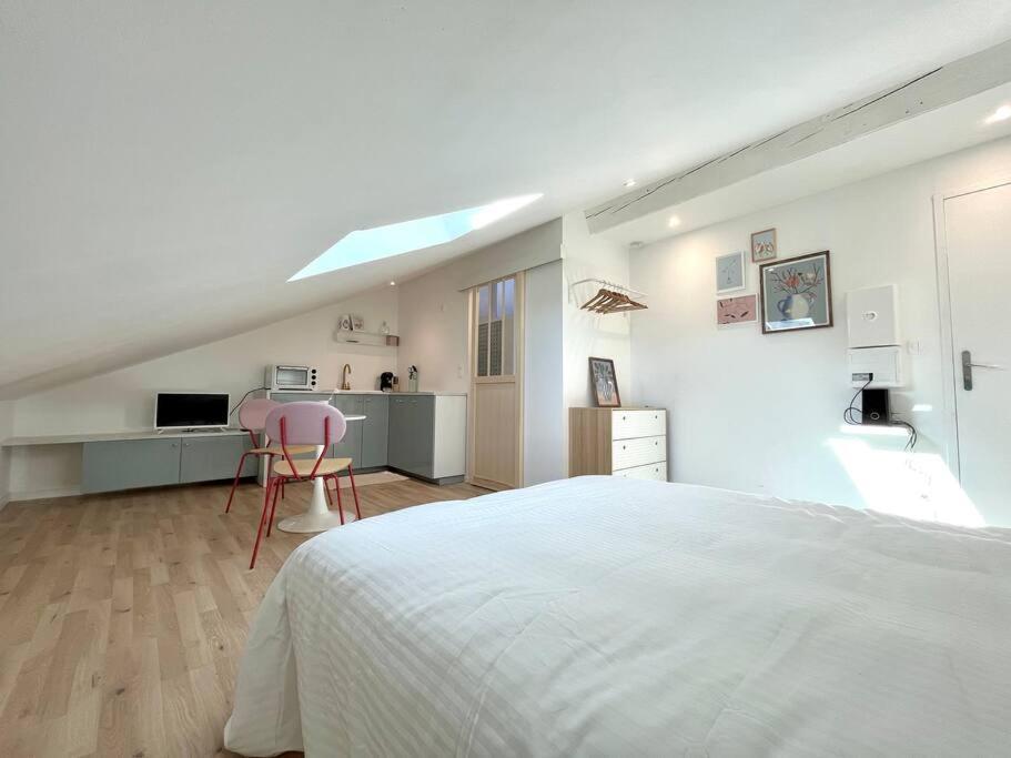 Appartamento Studio Jade : Charmant Logement Place Clemenceau Pau Esterno foto
