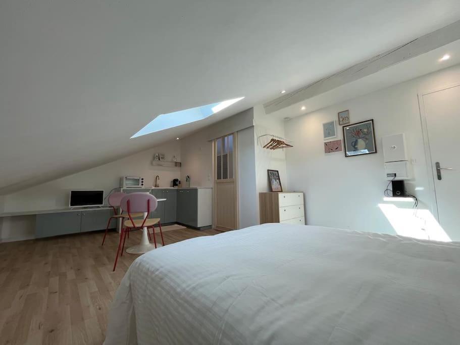 Appartamento Studio Jade : Charmant Logement Place Clemenceau Pau Esterno foto