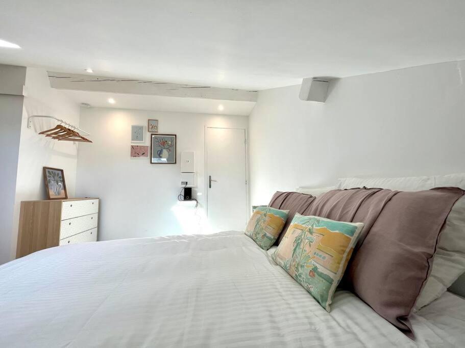 Appartamento Studio Jade : Charmant Logement Place Clemenceau Pau Esterno foto